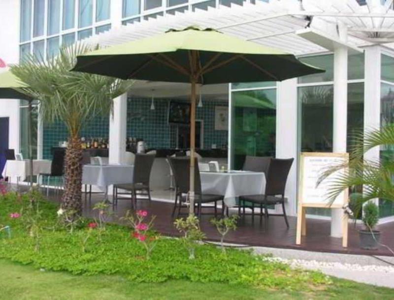 Capital O 998 The Magnolias Pattaya Boutique Resort Nong Prue Extérieur photo
